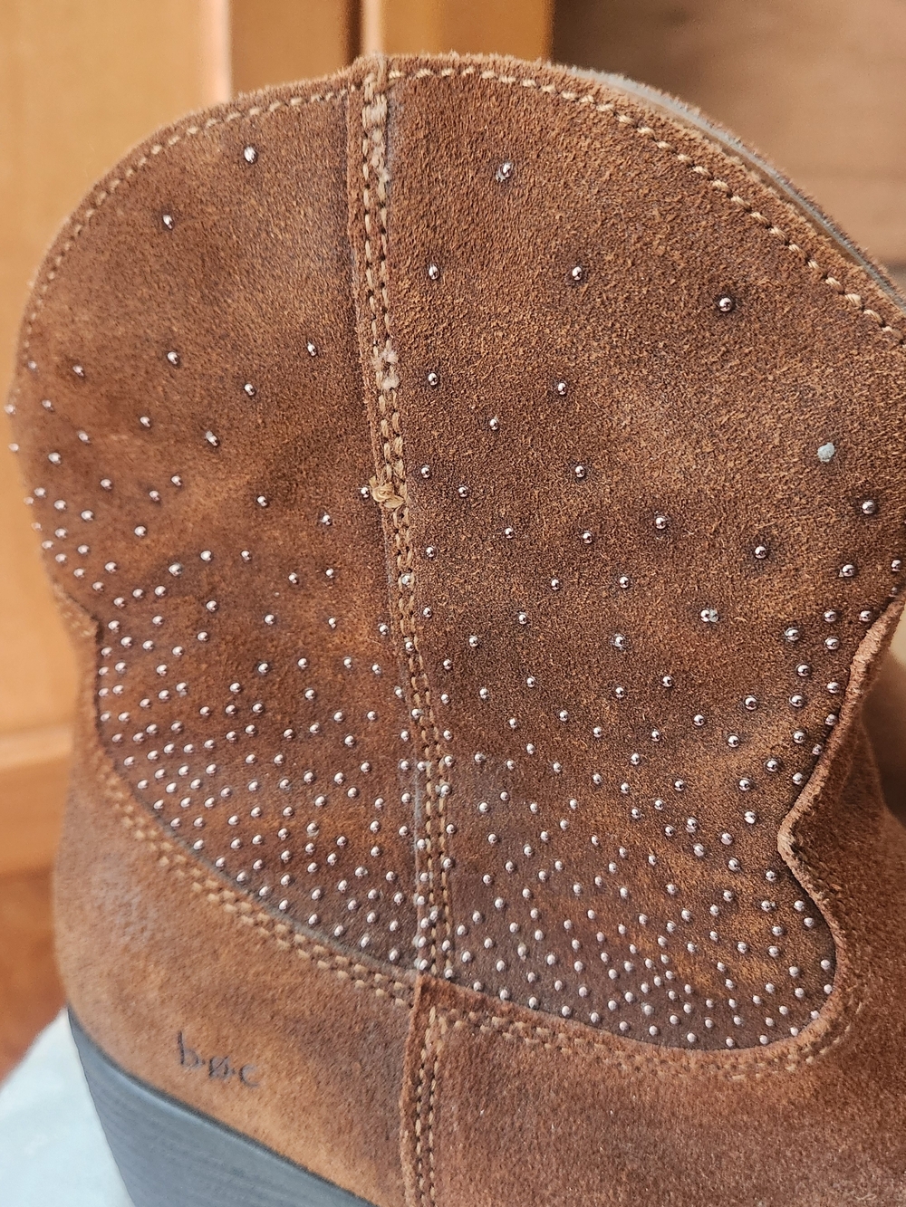 Born B.Ø.C Brown Suede Western Booties With Leather Studs Ankle Boots Size 10 - Picture 5 of 16